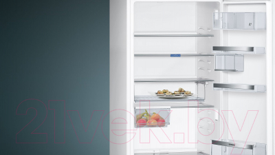 Холодильник с морозильником Siemens KG39EAW21R
