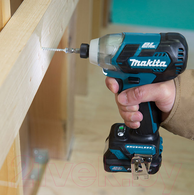 Профессиональный гайковерт Makita TD111DZ