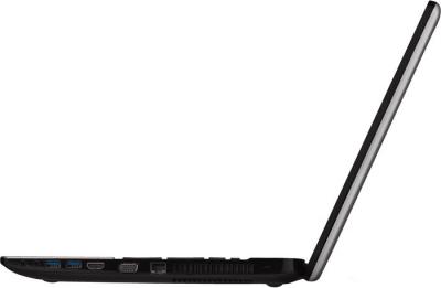 Ноутбук Toshiba Satellite L70-A-L2S - вид сбоку 