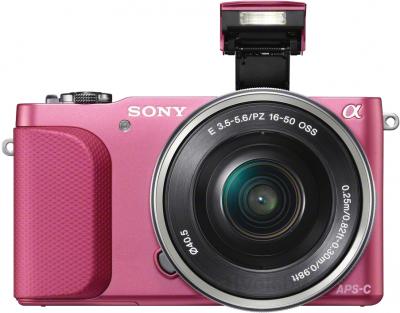 Зеркальный фотоаппарат Sony NEX-3NLP - вид спереди со вспышкой