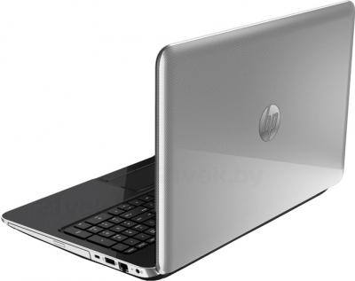 Ноутбук HP Pavilion 15-e026sr (E3Y92EA) - вид сзади