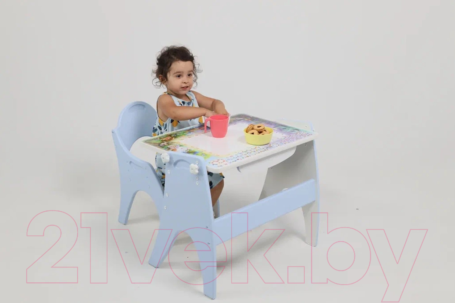 Комплект мебели с детским столом Tech Kids Зима-лето 14-352