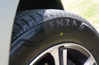 Летняя шина Bridgestone Alenza 001 225/55R19 99V