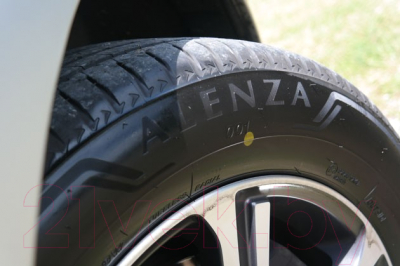 Летняя шина Bridgestone Alenza 001 275/55R19 111V