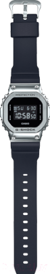 Часы наручные мужские Casio GM-5600-1ER