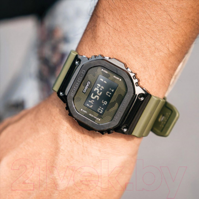 Часы наручные мужские Casio GM-5600B-3ER