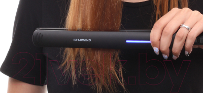 Выпрямитель для волос StarWind SHE5600  (черный)