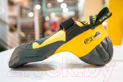 Скальные туфли La Sportiva Skwama / 10SBY (р-р 38.5, черный/желтый)