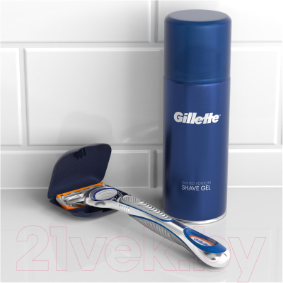 Набор для бритья Gillette Станок Fusion+1 кассета+гель д/бритья д/чувств. кожи 75мл+чехол