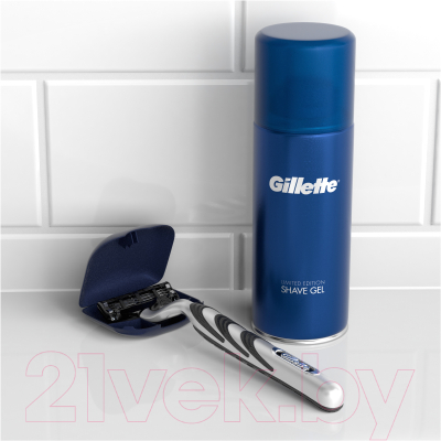 Набор для бритья Gillette Станок Mach3+1 кассета+гель д/бр д/чув. кожи 75мл+дорожн. чехол