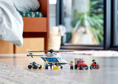 Конструктор Lego City Police Погоня на полицейском вертолёте 60243