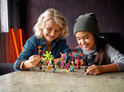 Конструктор Lego Ninjago Киберрынок 71708