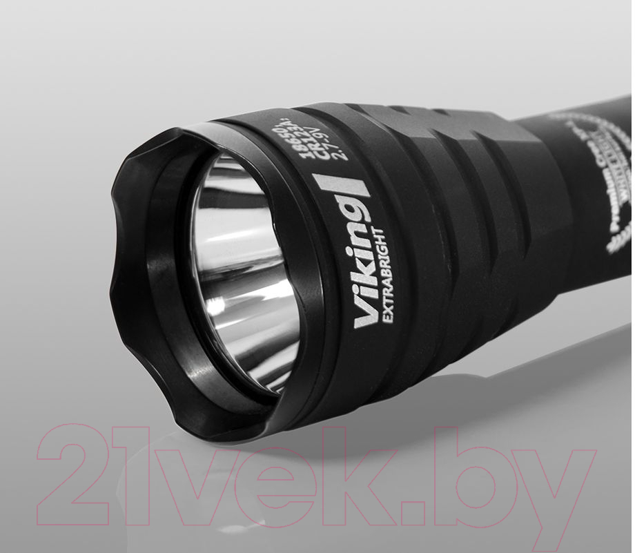 Фонарь Armytek Viking v3 XP-L / F01801BW