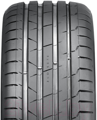 Летняя шина Nokian Tyres Hakka Black 2 235/35ZR20 92Y