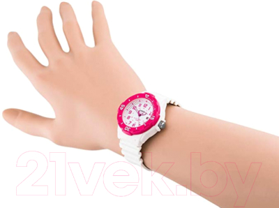 Часы наручные женские Casio LRW-200H-4BVEF