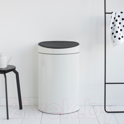 Мусорное ведро Brabantia Touch Bin / 114984 (40л, белый)