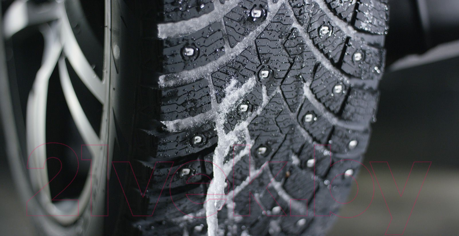 Зимняя шина Pirelli Scorpion Ice Zero 2 315/30R22 107H (шипы) — фото 4