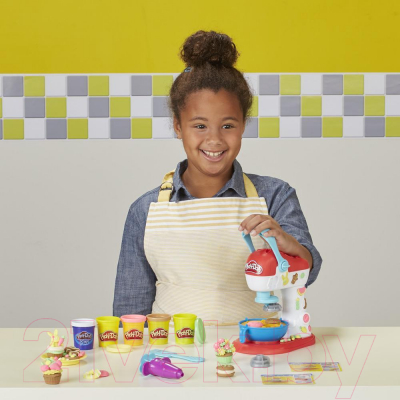 Набор для лепки Hasbro Play-Doh Миксер для конфет / E0102