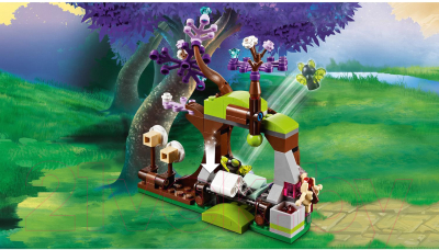 Конструктор Lego Elves Нападение летучих мышей на дерево эльфийских звёзд 41196