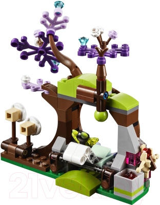 Конструктор Lego Elves Нападение летучих мышей на дерево эльфийских звёзд 41196