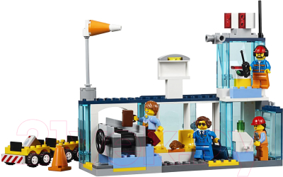 Конструктор Lego Juniors Городской центральный аэропорт 10764