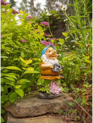 Садовая фигура-светильник Чудесный Сад 501 Гном с лейкой
