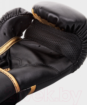 Боксерские перчатки Venum D106VB-10 (10oz, черный)