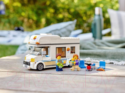 Конструктор Lego City Отпуск в доме на колесах / 60283