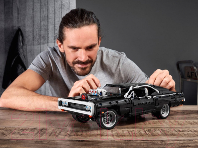 Конструктор Lego Technic Dodge Charger Доминика Торетто 42111