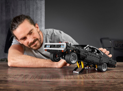 Конструктор Lego Technic Dodge Charger Доминика Торетто 42111