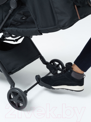 Детская прогулочная коляска Happy Baby Umma Pro (черный)