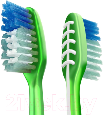 Набор зубных щеток Colgate Эксперт чистоты (3шт+1шт)