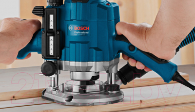 Профессиональный фрезер Bosch GOF 1250 CE Professional (0.601.626.001)