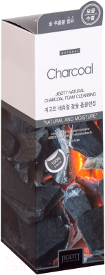 Пенка для умывания Jigott Natural очищающая с углем (180мл)