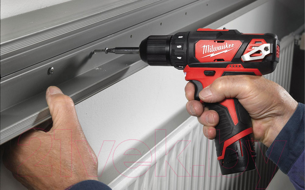 Аккумуляторная дрель-шуруповерт Milwaukee M12BDD-0 / 4933441930