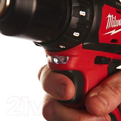 Аккумуляторная дрель-шуруповерт Milwaukee M12BDD-202С / 4933441915