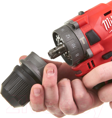 Аккумуляторная дрель-шуруповерт Milwaukee M12 FPDX-202X / 4933464136
