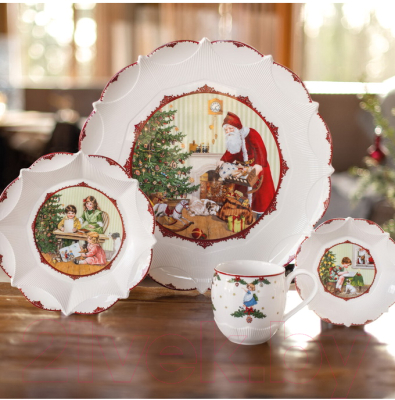 Блюдо Villeroy & Boch Toys Fantasy Санта приносит подарки / 14-8332-2241