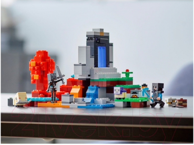 Конструктор Lego Minecraft Разрушенный портал 21172