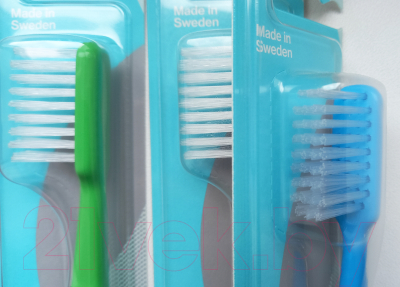 Зубная щетка TePe Denture Brush для съемных протезов с удлиненной щетиной