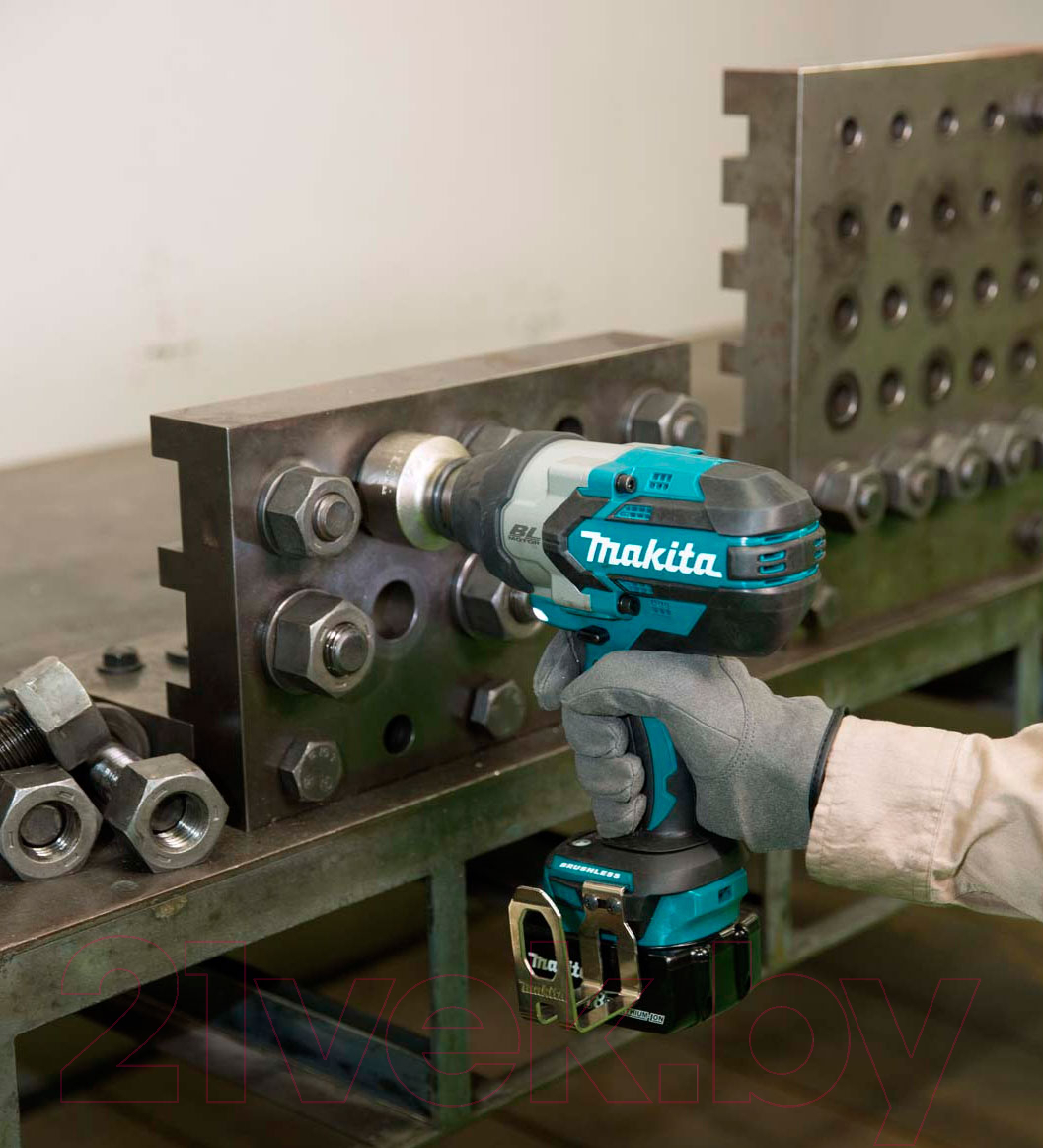 Профессиональный гайковерт Makita DTW1002Z