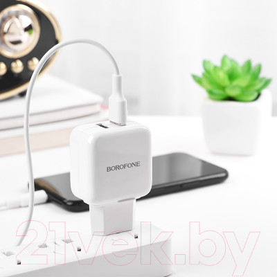 Зарядное устройство сетевое Borofone BA18 2USB (белый)