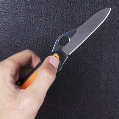 Нож швейцарский Victorinox Hunter XT Grip 0.8341.MC9