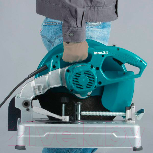 Профессиональная торцовочная пила Makita LW1400