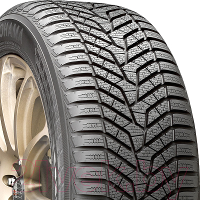 Зимняя шина Yokohama BluEarth Winter V905 265/65R17 112T