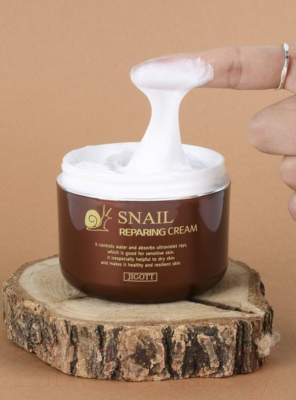 Крем для лица Jigott Snail Reparing Cream (100мл)