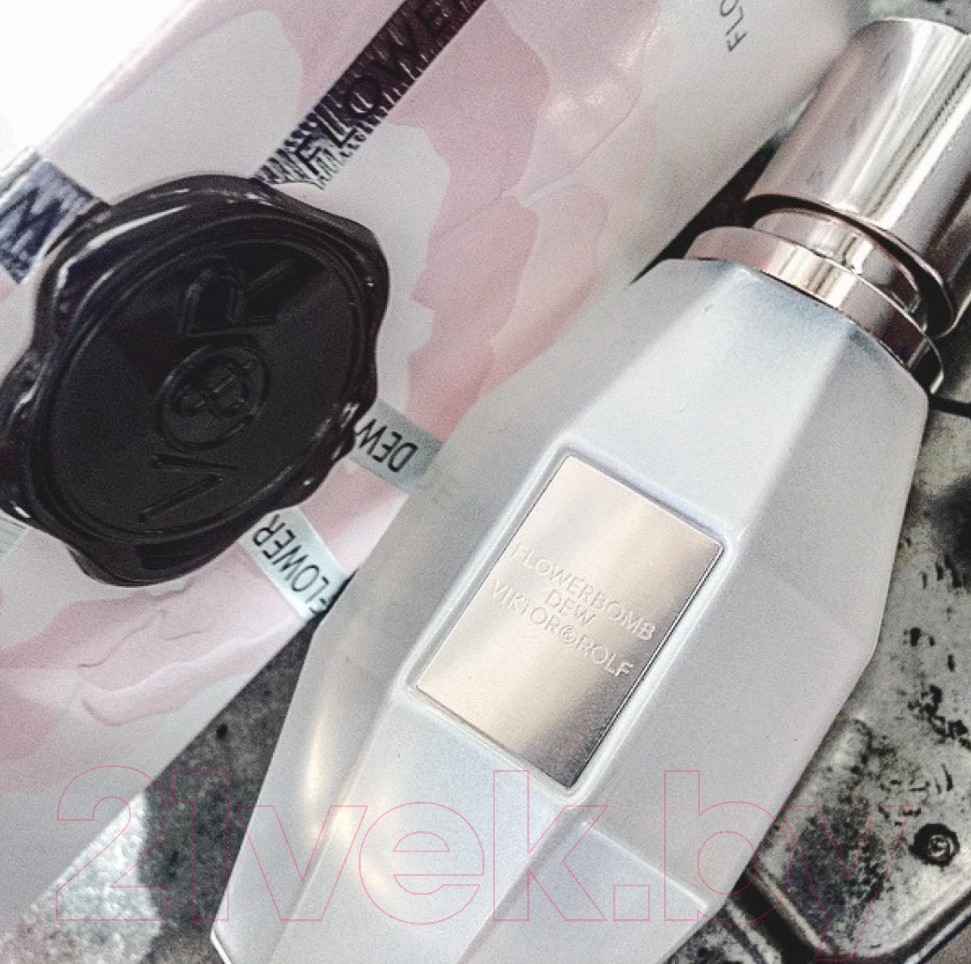 Парфюмерная вода Viktor&Rolf Flowerbomb Dew (50мл)