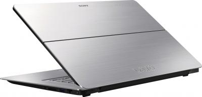 Ноутбук Sony Vaio SVF13N2X2RS - вид сзади