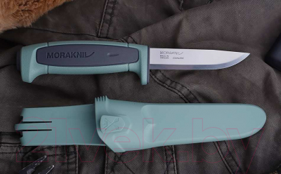Нож туристический Morakniv Basic 546 / 13957 (зеленый)