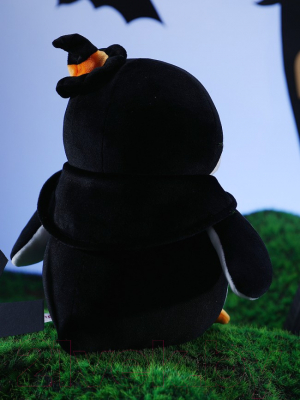 Мягкая игрушка Miniso Пингвин с костюмом / 1864 (волшебник)